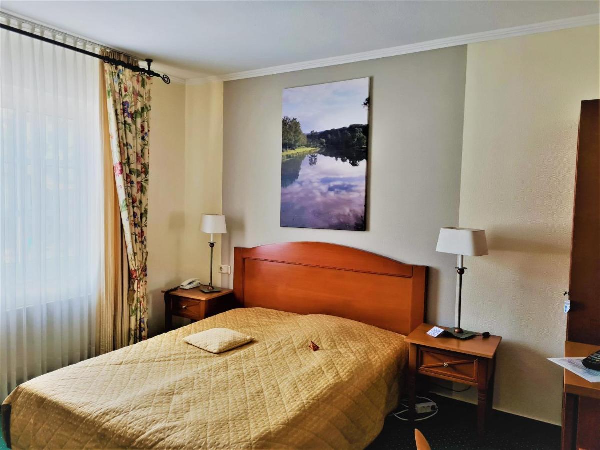 Hotel Zur Post Waldbreitbach エクステリア 写真
