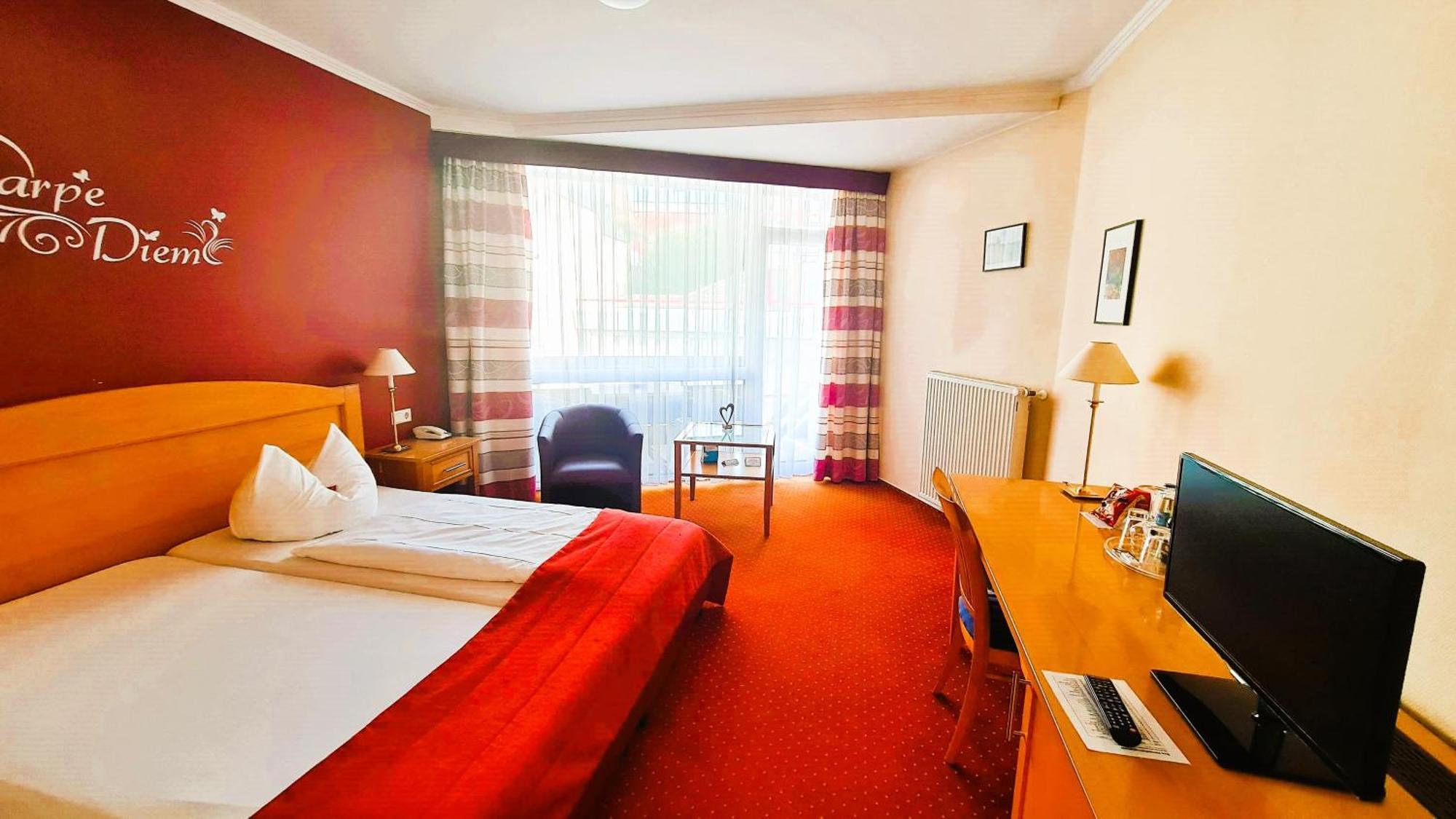 Hotel Zur Post Waldbreitbach エクステリア 写真