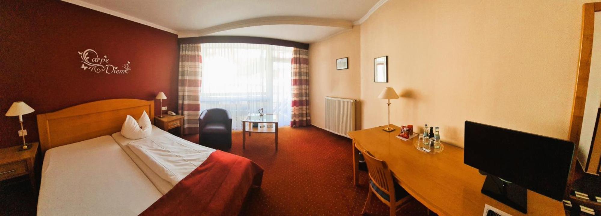 Hotel Zur Post Waldbreitbach エクステリア 写真