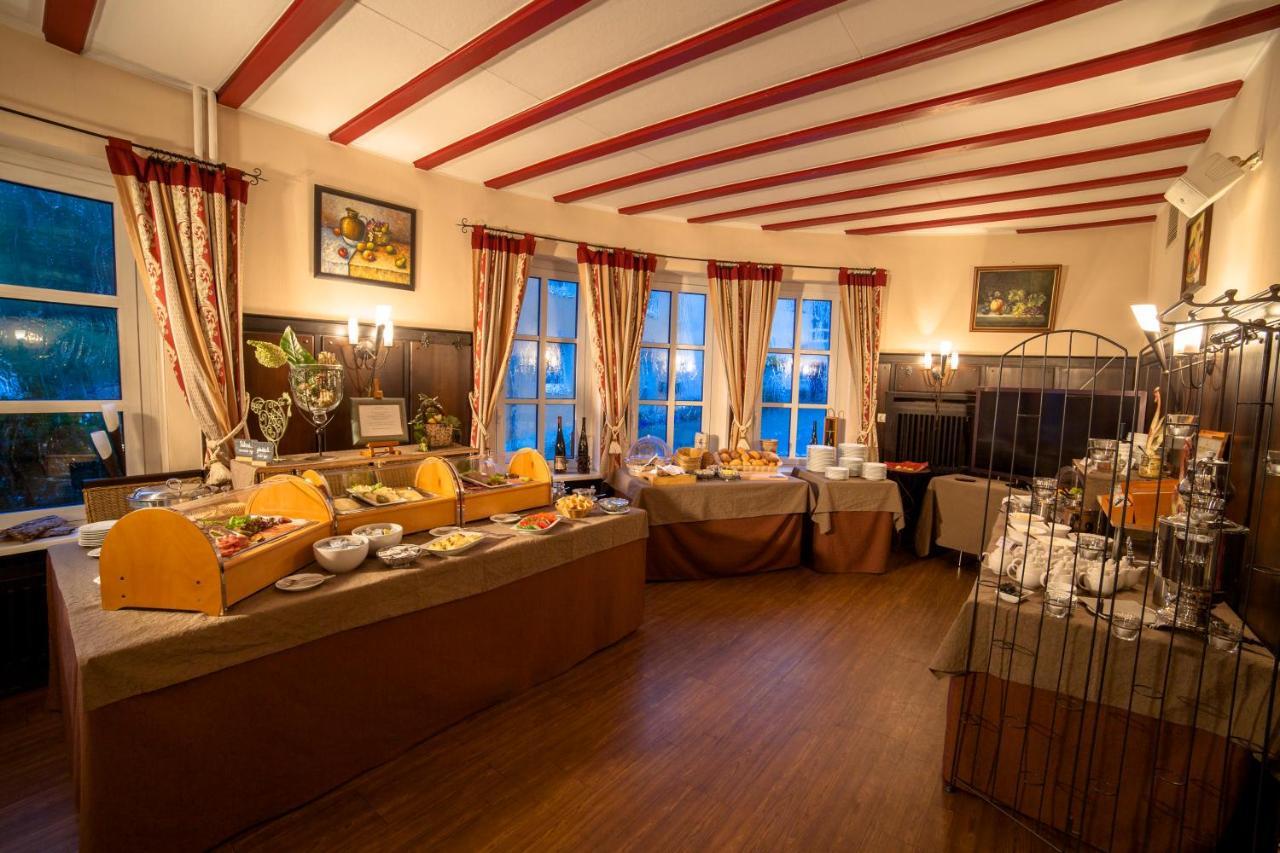 Hotel Zur Post Waldbreitbach エクステリア 写真