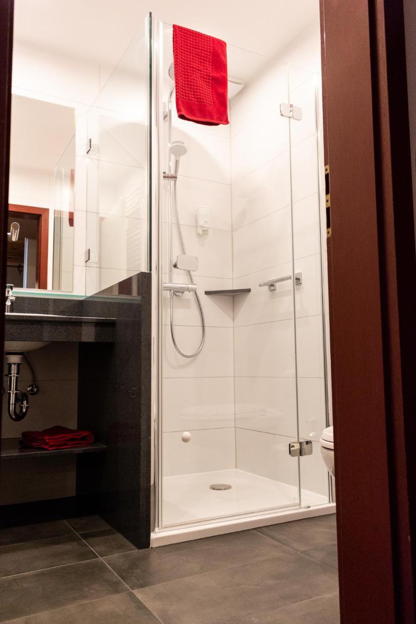 Hotel Zur Post Waldbreitbach エクステリア 写真