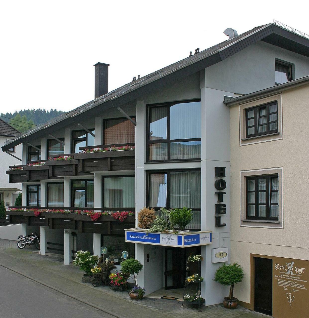 Hotel Zur Post Waldbreitbach エクステリア 写真